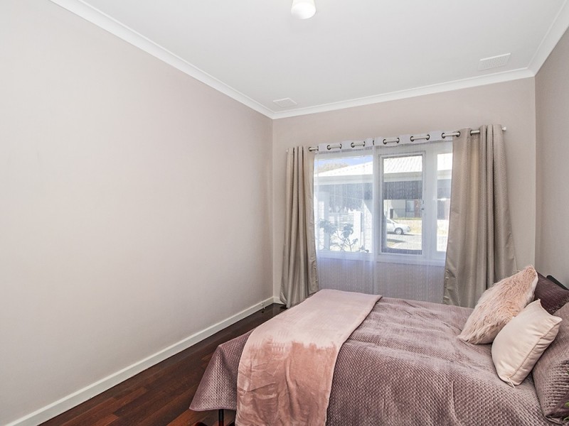 24 Kenwick Way, Balga WA 6061