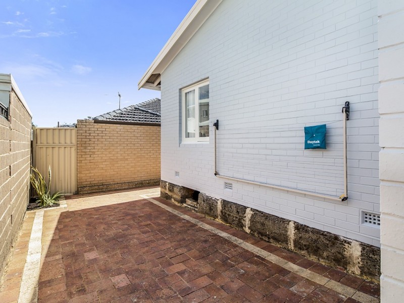 24 Kenwick Way, Balga WA 6061