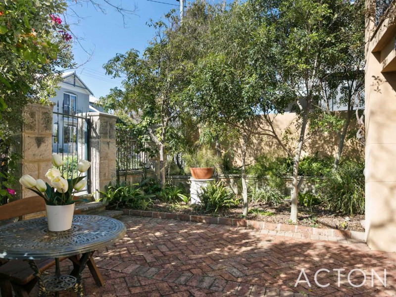 4 Belmont Street, South Fremantle WA 6162