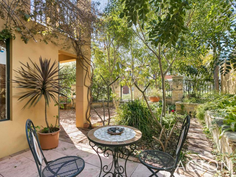 4 Belmont Street, South Fremantle WA 6162