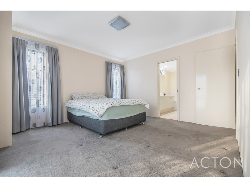 12 Vermillion Street, Eglinton WA 6034