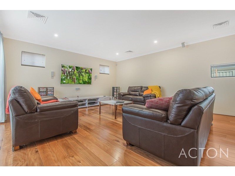 12 Vermillion Street, Eglinton WA 6034