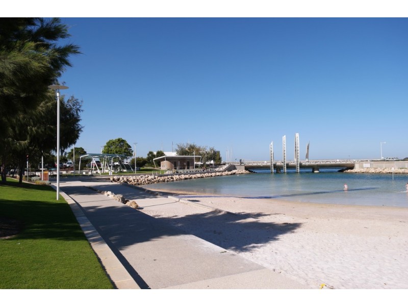 16 Alpha Way, North Coogee WA 6163