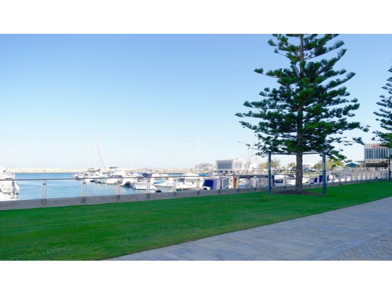 16 Alpha Way, North Coogee WA 6163