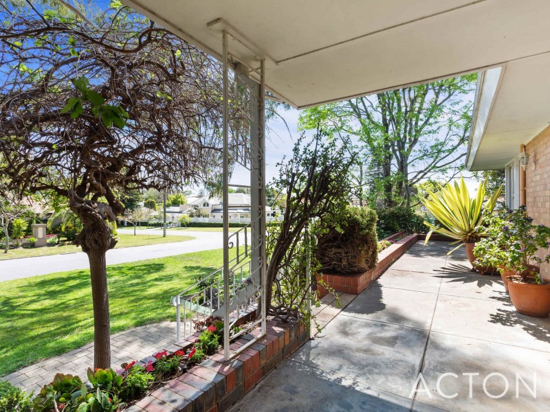 18 Kenmore Crescent, Floreat WA 6014
