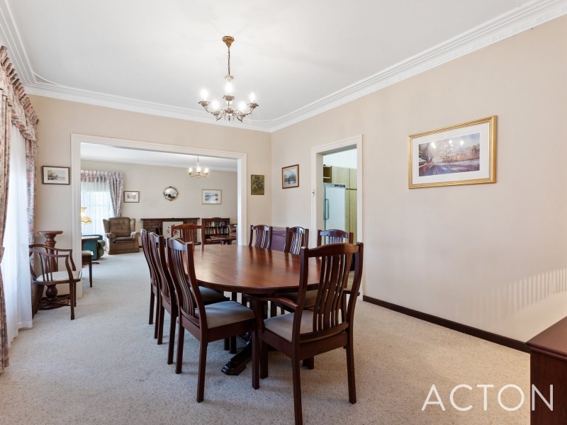 18 Kenmore Crescent, Floreat WA 6014