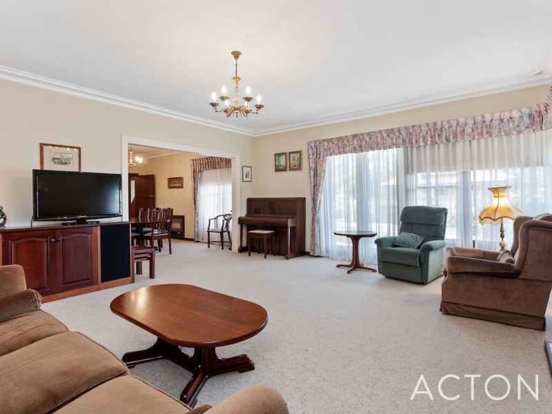 18 Kenmore Crescent, Floreat WA 6014