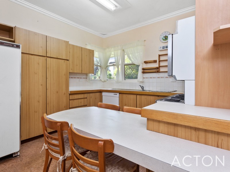 18 Kenmore Crescent, Floreat WA 6014