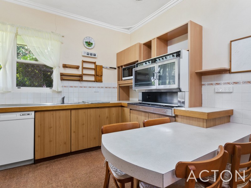 18 Kenmore Crescent, Floreat WA 6014