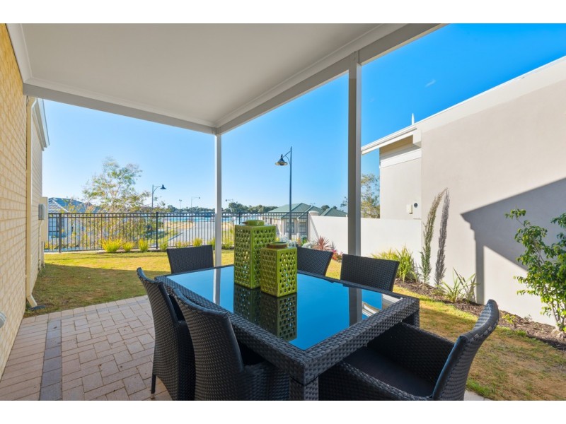 52 RANDSTONE PARADE, Butler WA 6036