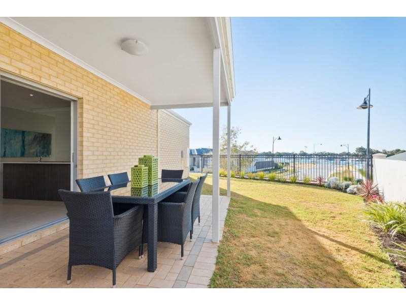 52 RANDSTONE PARADE, Butler WA 6036