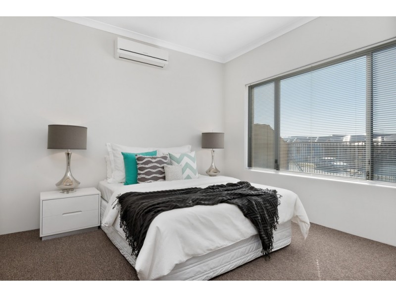 52 RANDSTONE PARADE, Butler WA 6036