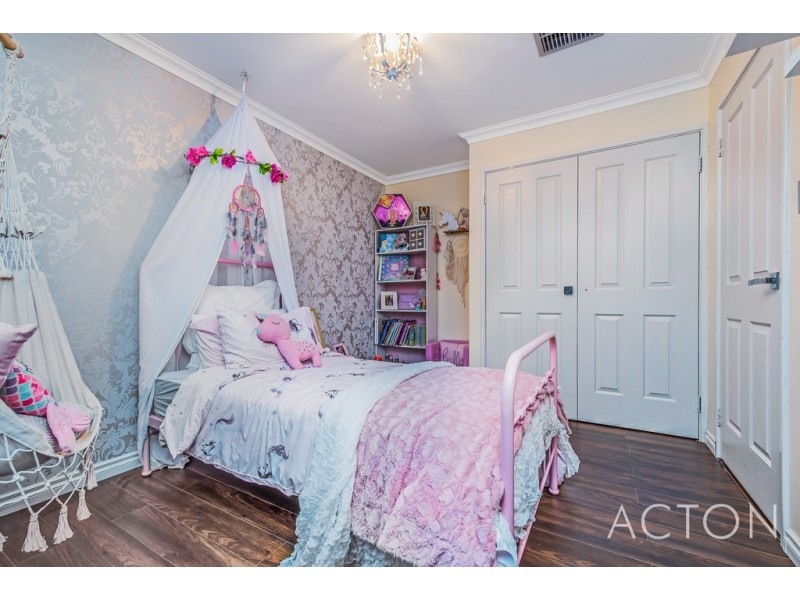 6 Sanderstead Loop, Butler WA 6036