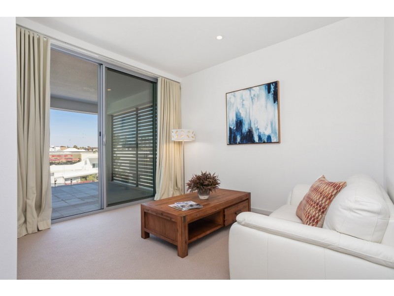 10/13 O’Connor Close, North Coogee WA 6163