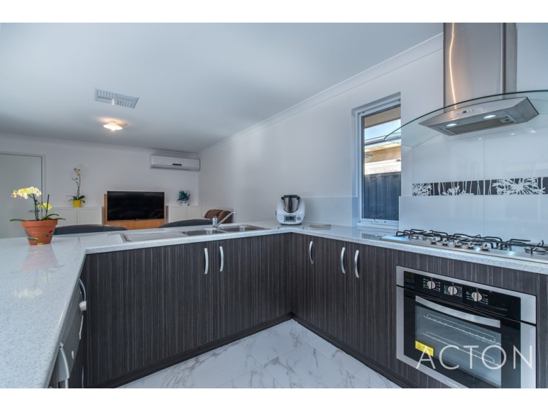 16 Equinox Avenue, Eglinton WA 6034