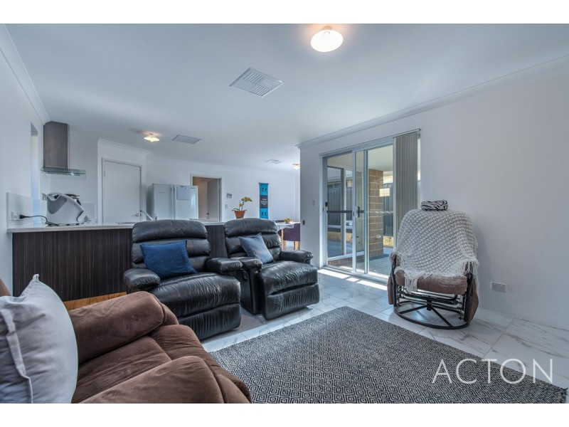 16 Equinox Avenue, Eglinton WA 6034