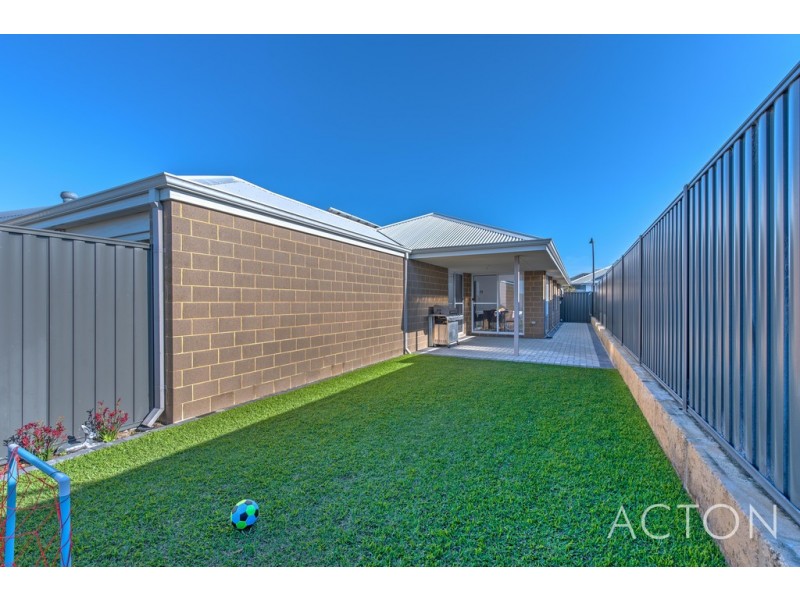 16 Equinox Avenue, Eglinton WA 6034