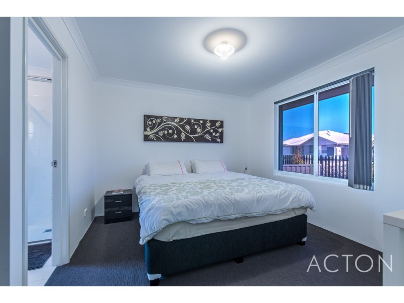 16 Equinox Avenue, Eglinton WA 6034