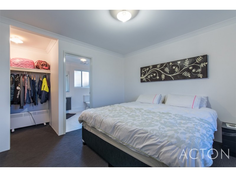 16 Equinox Avenue, Eglinton WA 6034