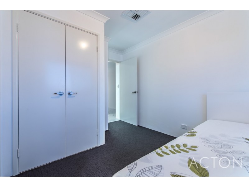 16 Equinox Avenue, Eglinton WA 6034