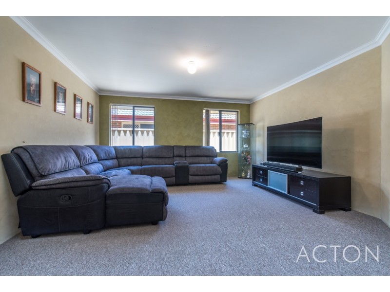 16 Thurleigh Approach, Butler WA 6036