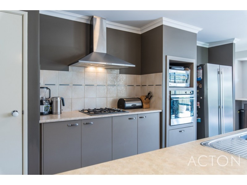 16 Thurleigh Approach, Butler WA 6036