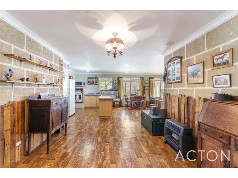 4 Gaffney Ridge, Clarkson WA 6030