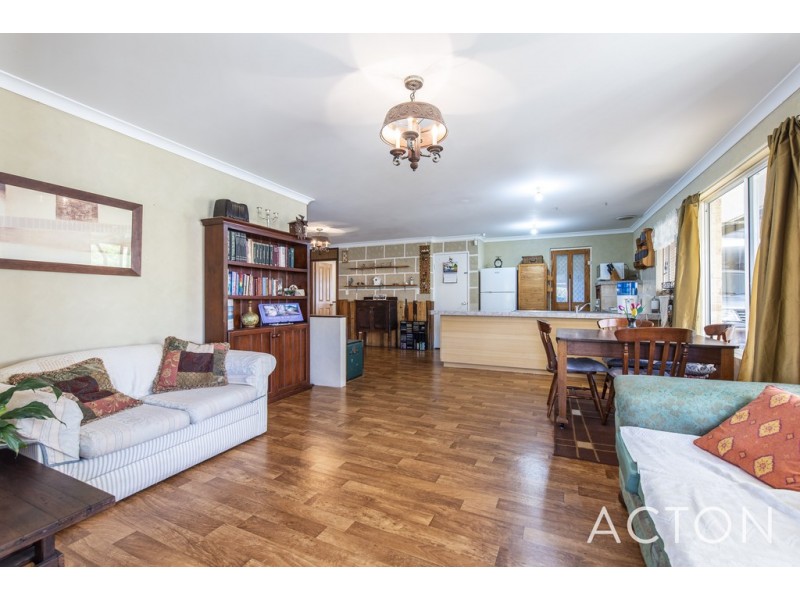 4 Gaffney Ridge, Clarkson WA 6030