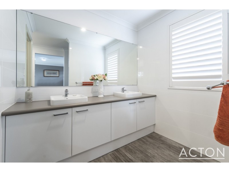 70 Parkland Drive, Yanchep WA 6035