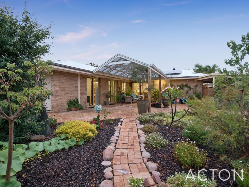 3 Arnold Crescent, Kardinya WA 6163