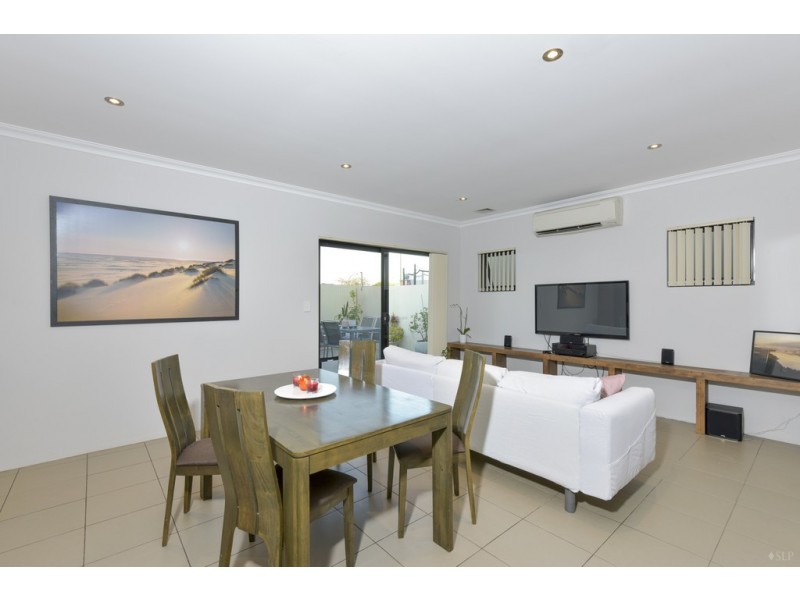 2/2 Dana Way, Madeley WA 6065