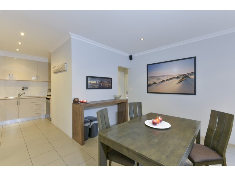 2/2 Dana Way, Madeley WA 6065