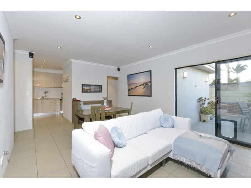 2/2 Dana Way, Madeley WA 6065