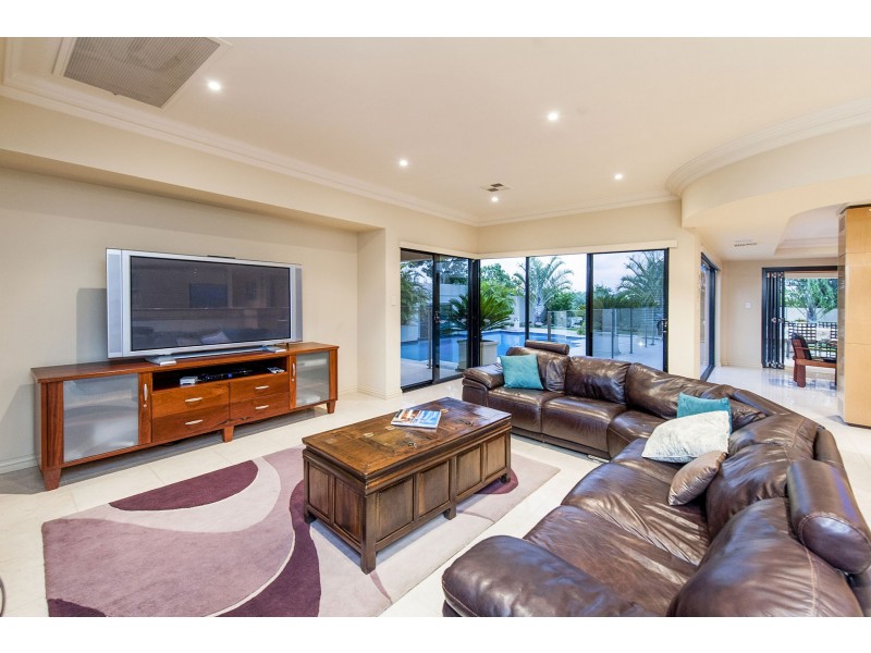 8 Tilton Terrace, City Beach WA 6015