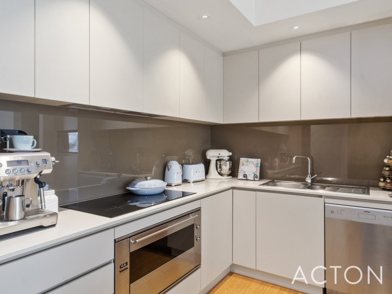 17/2 Dynevor Rise, Floreat WA 6014