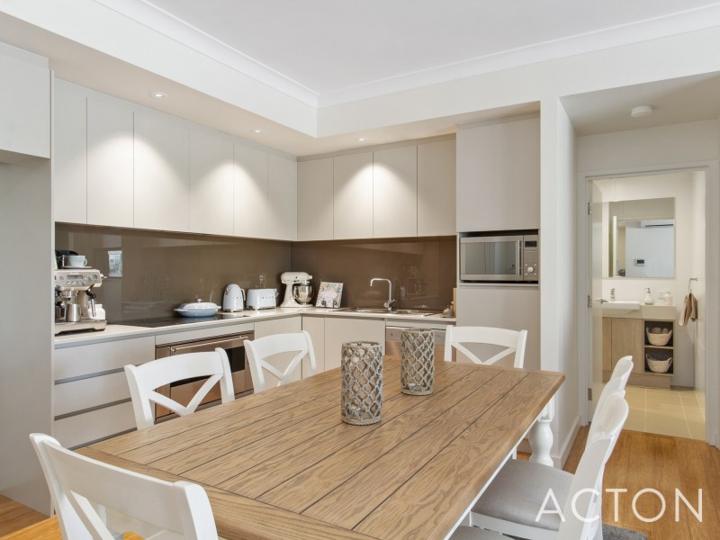 17/2 Dynevor Rise, Floreat WA 6014