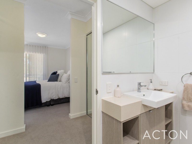 17/2 Dynevor Rise, Floreat WA 6014