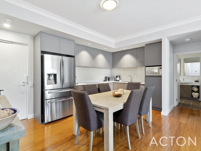 17/2 Dynevor Rise, Floreat WA 6014