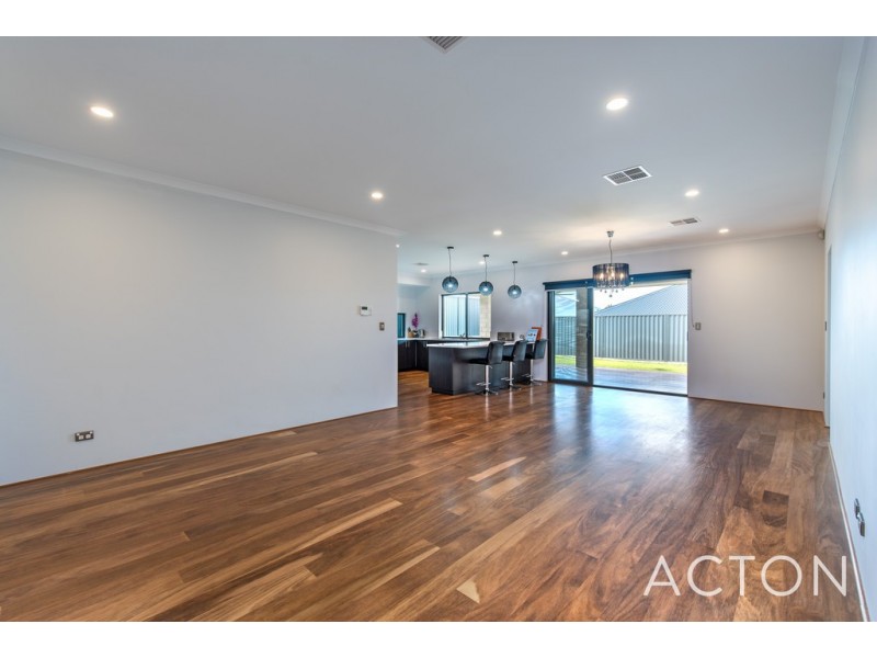 8 Fairgrounds Parkway, Alkimos WA 6038