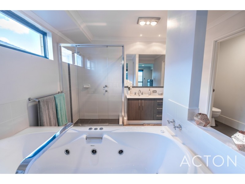 8 Fairgrounds Parkway, Alkimos WA 6038