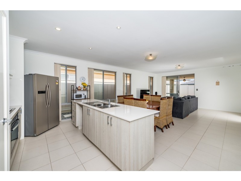 12 Amsterdam Crescent, Alkimos WA 6038