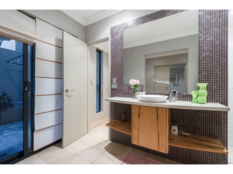 206A Ewen Street, Doubleview WA 6018