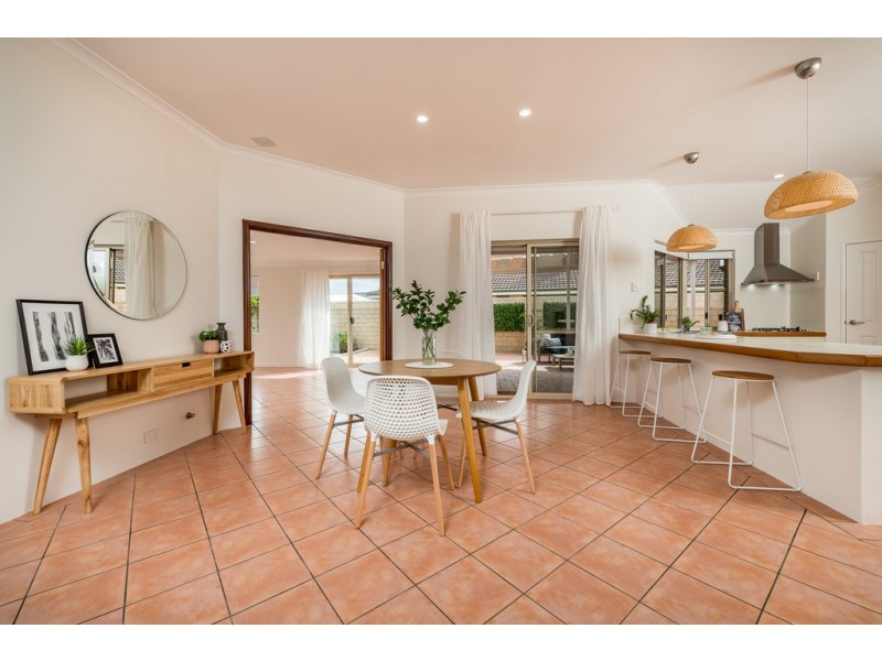 7 Ostend Parade, Mindarie WA 6030