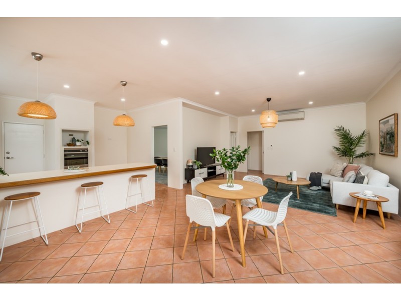 7 Ostend Parade, Mindarie WA 6030