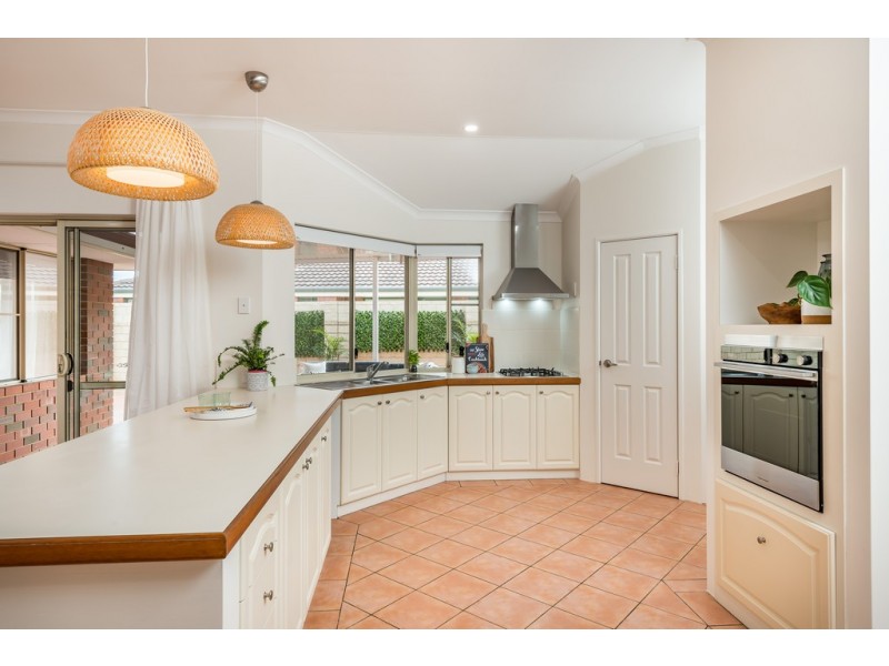 7 Ostend Parade, Mindarie WA 6030