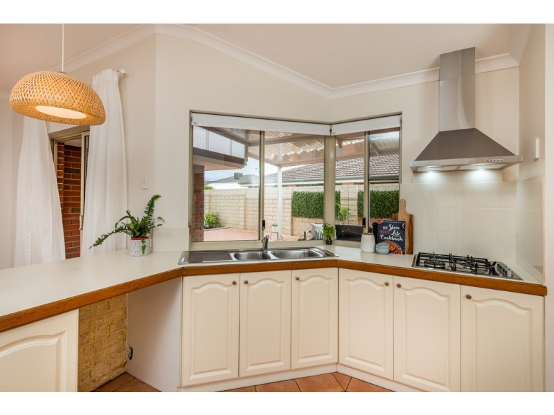 7 Ostend Parade, Mindarie WA 6030