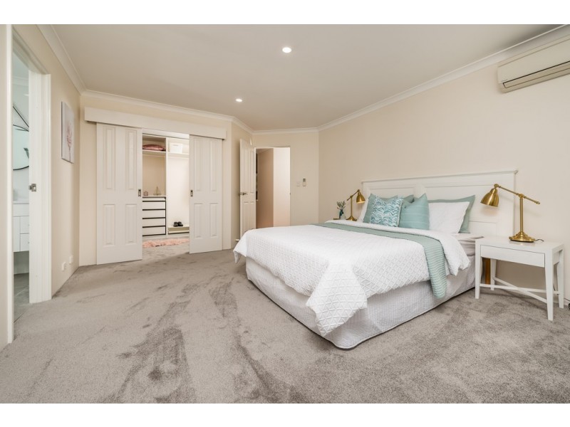 7 Ostend Parade, Mindarie WA 6030