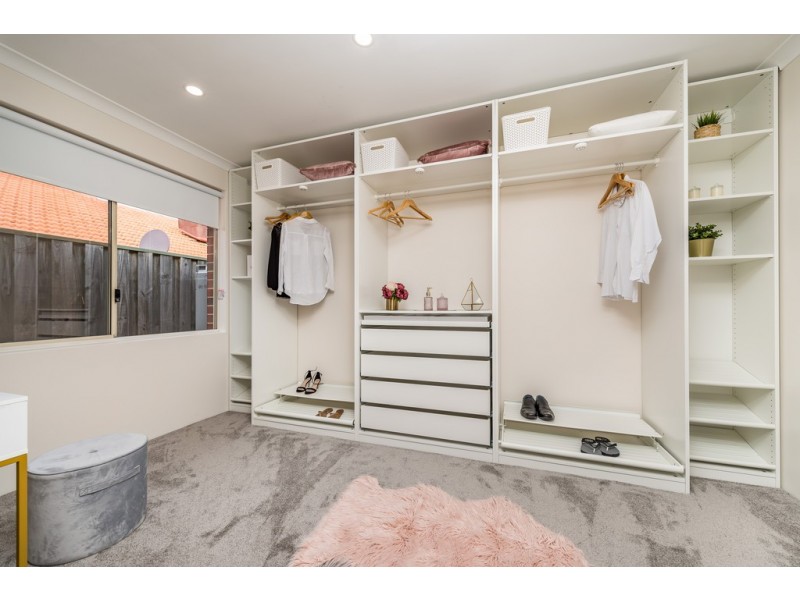 7 Ostend Parade, Mindarie WA 6030