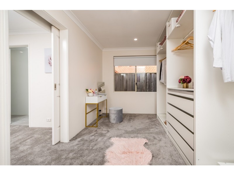 7 Ostend Parade, Mindarie WA 6030