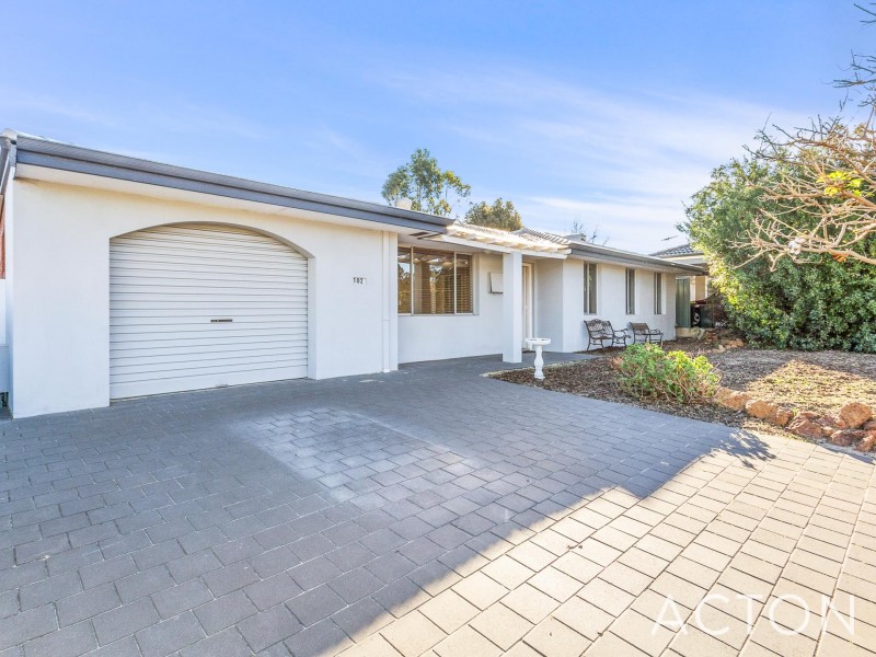 102 Dampier Avenue, Mullaloo WA 6027